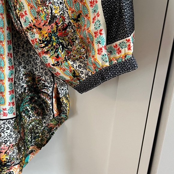 Figueroa & Flower Colorful Patterned Button-Up Blouse - Picture 4 of 6